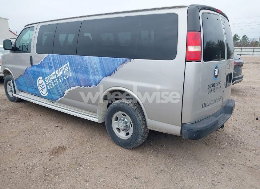 Photo 3 of 2006 Chevrolet Express LS (VIN 1GAHG39U261144232)