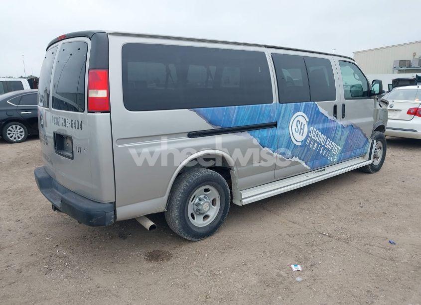 Photo 4 of 2006 Chevrolet Express LS (VIN 1GAHG39U261144232)