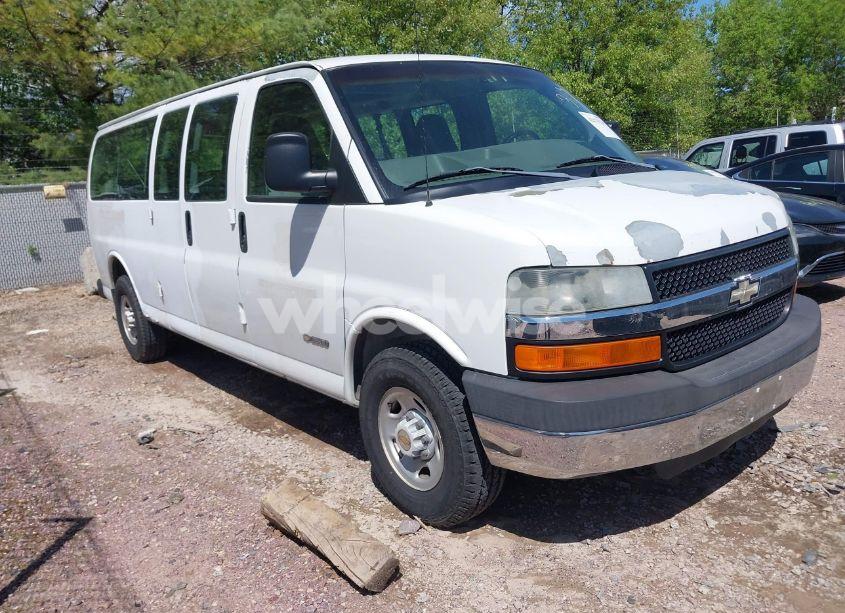 2003 Chevrolet Express (VIN 1GAHG39U331116872) main photo