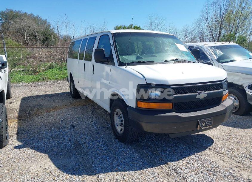 2007 Chevrolet Express LS (VIN 1GAHG39U371239125) main photo