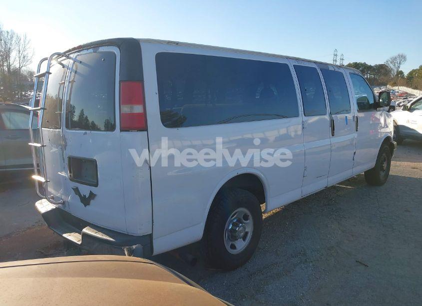 Photo 4 of 2005 Chevrolet Express (VIN 1GAHG39U451250499)