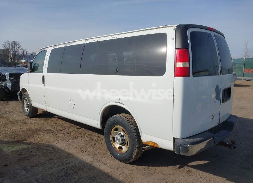 Photo 3 of 2007 Chevrolet Express LS (VIN 1GAHG39U571200083)