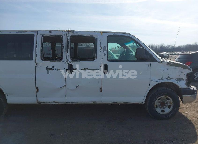 Photo 6 of 2007 Chevrolet Express LS (VIN 1GAHG39U571200083)