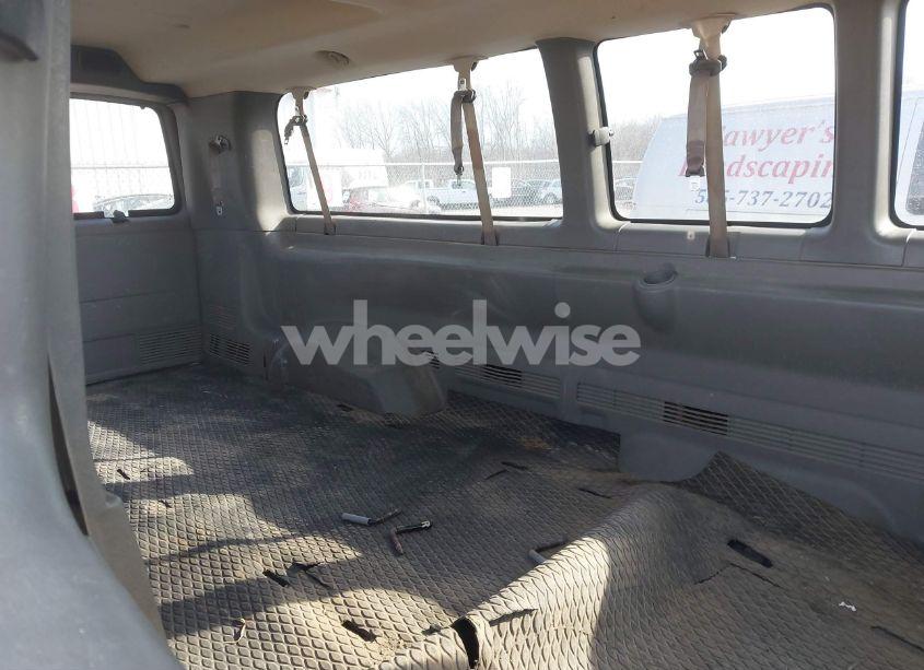 Photo 8 of 2007 Chevrolet Express LS (VIN 1GAHG39U571200083)