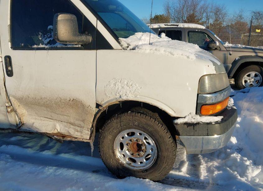 Photo 12 of 2007 Chevrolet Express LS (VIN 1GAHG39U671245663)