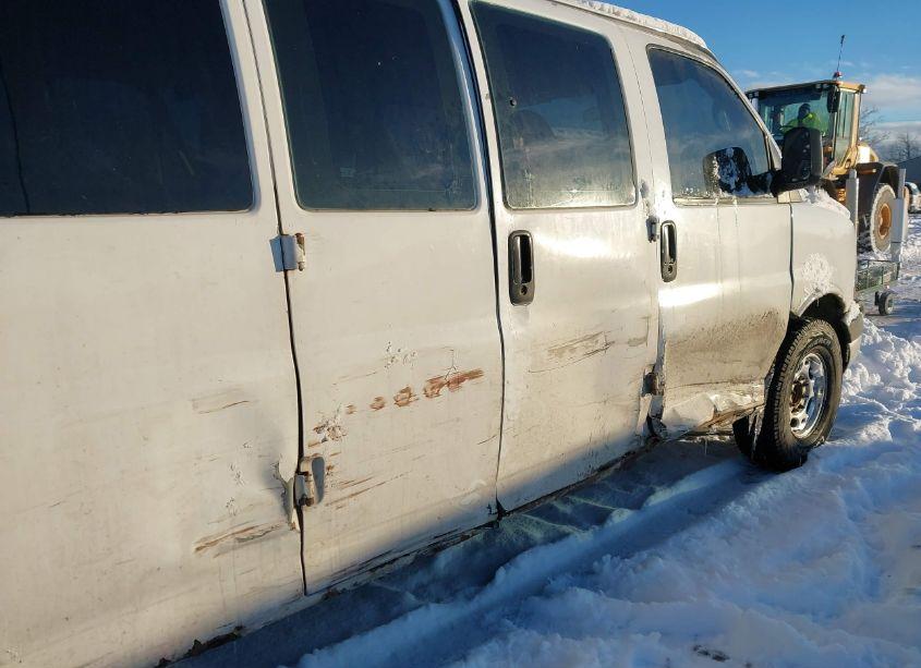Photo 13 of 2007 Chevrolet Express LS (VIN 1GAHG39U671245663)