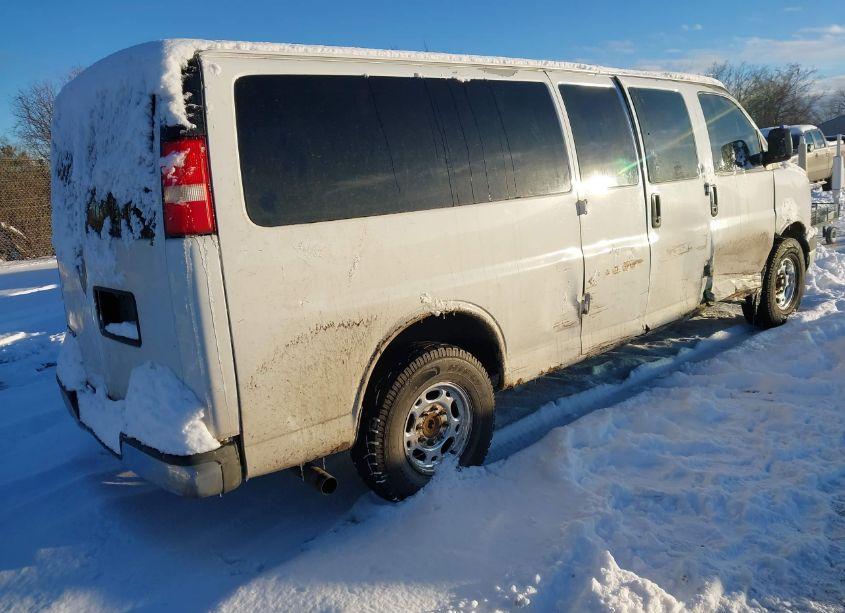 Photo 4 of 2007 Chevrolet Express LS (VIN 1GAHG39U671245663)