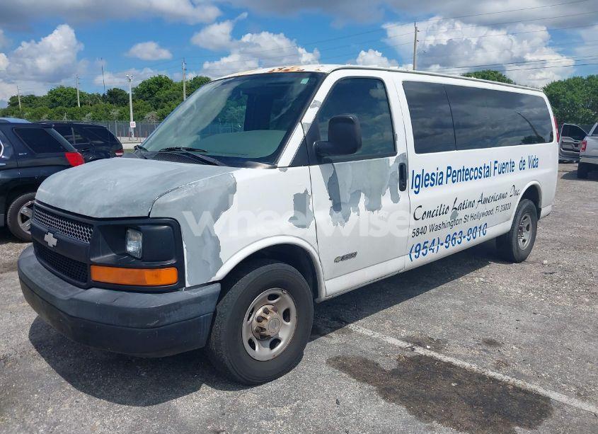 Photo 2 of 2006 Chevrolet Express LS (VIN 1GAHG39U761235870)