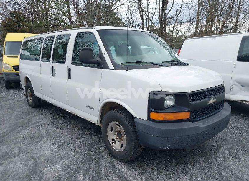 2004 Chevrolet Express (VIN 1GAHG39U841164031) main photo