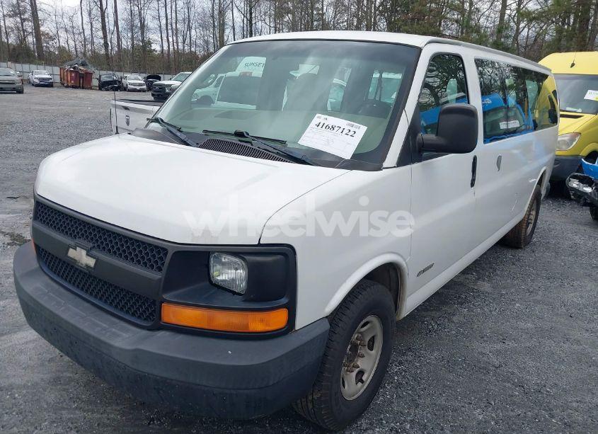 Photo 2 of 2004 Chevrolet Express (VIN 1GAHG39U841164031)