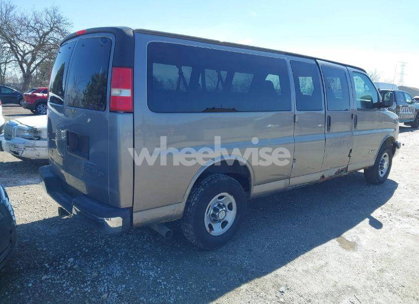 Photo 4 of 2006 Chevrolet Express LS (VIN 1GAHG39U861249017)