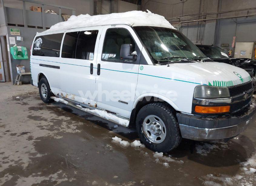 2003 Chevrolet Express (VIN 1GAHG39U931150122) main photo