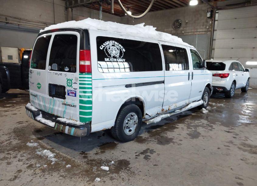 Photo 4 of 2003 Chevrolet Express (VIN 1GAHG39U931150122)