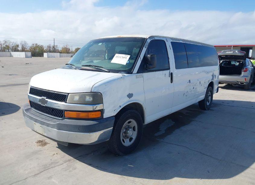 Photo 2 of 2007 Chevrolet Express LS (VIN 1GAHG39U971155519)