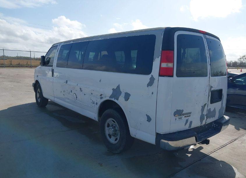 Photo 3 of 2007 Chevrolet Express LS (VIN 1GAHG39U971155519)