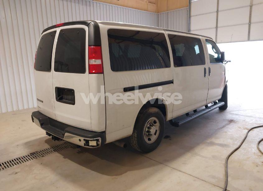 Photo 4 of 2019 Chevrolet Express 2500 LS (VIN 1GAWGEFG4K1200151)