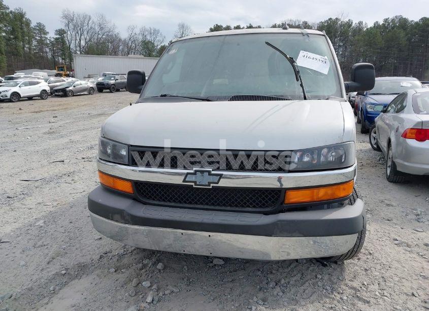 Photo 12 of 2020 Chevrolet Express PASSENGER RWD 2500 REGULAR WHEELBASE LS (VIN 1GAWGEFP0L1263765)