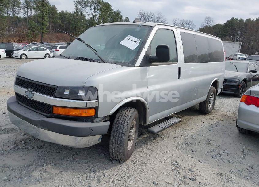 Photo 2 of 2020 Chevrolet Express PASSENGER RWD 2500 REGULAR WHEELBASE LS (VIN 1GAWGEFP0L1263765)
