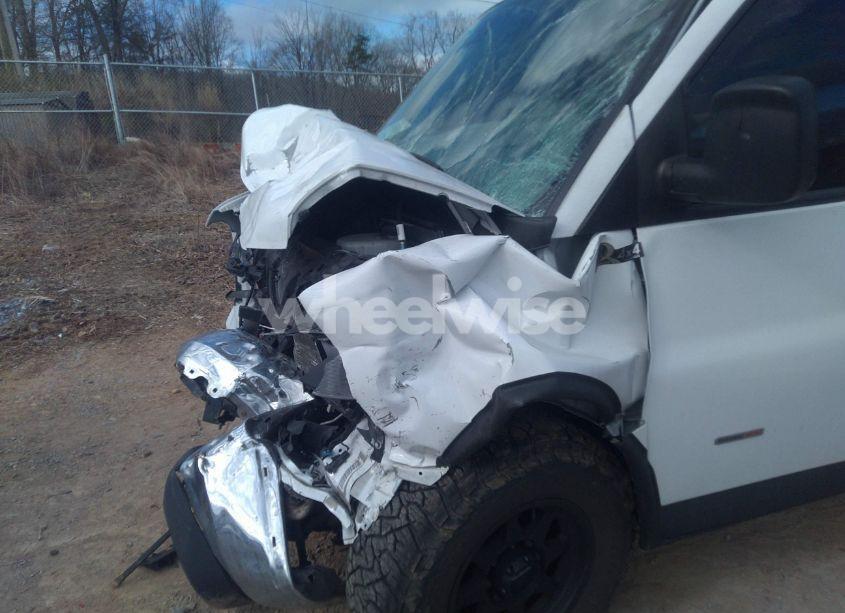 Photo 6 of 2020 Chevrolet Express PASSENGER RWD 2500 REGULAR WHEELBASE LT (VIN 1GAWGFF14L1153609)