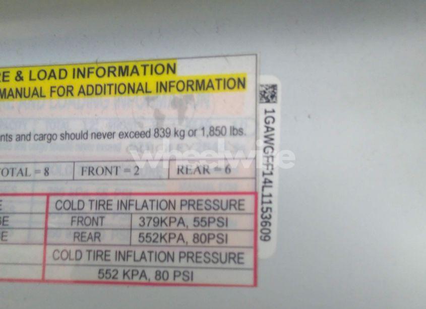 Photo 9 of 2020 Chevrolet Express PASSENGER RWD 2500 REGULAR WHEELBASE LT (VIN 1GAWGFF14L1153609)