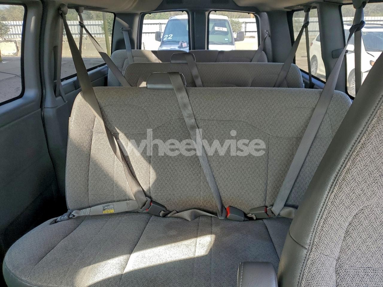 Photo 10 of 2017 CHEVROLET EXPRESS G2500 LT N/A (VIN 1GAWGFFF0H1110985)