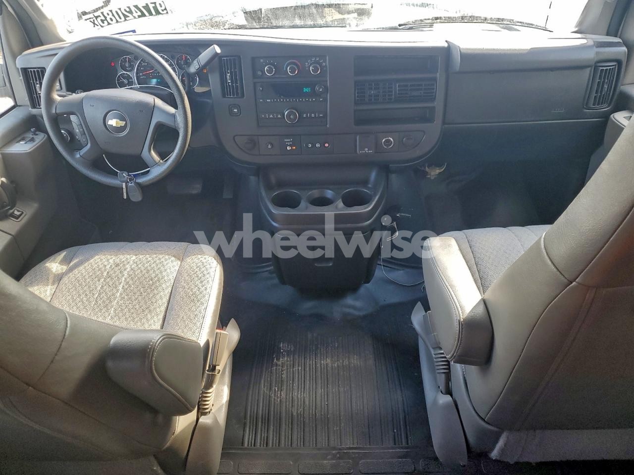 Photo 8 of 2017 CHEVROLET EXPRESS G2500 LT N/A (VIN 1GAWGFFF0H1110985)