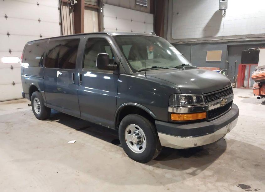 2016 Chevrolet Express 2500 LT (VIN 1GAWGFFF5G1268740) main photo