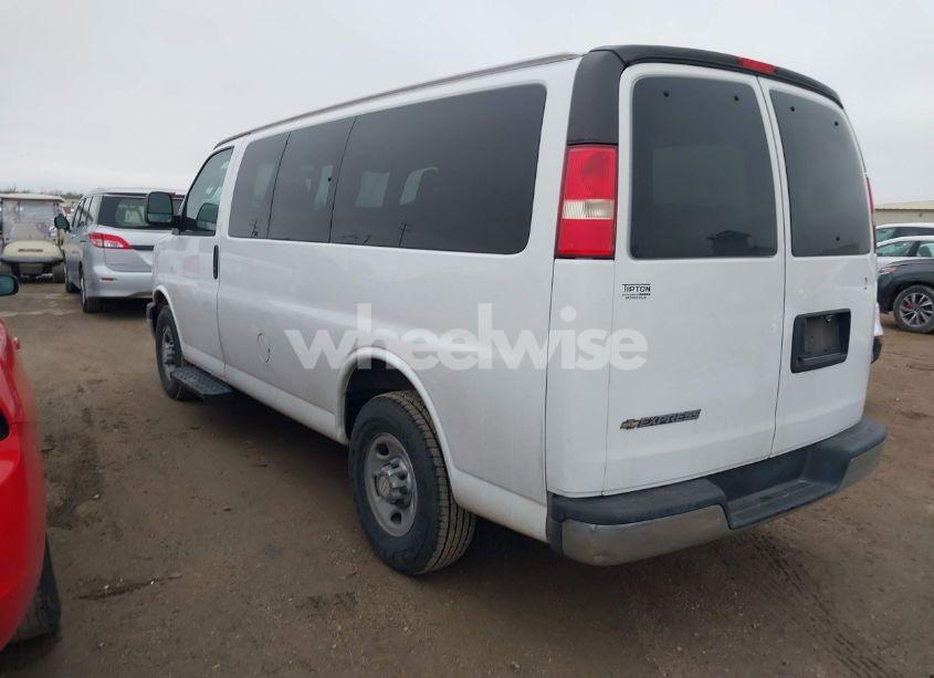 Photo 3 of 2017 Chevrolet Express 2500 LT (VIN 1GAWGFFF5H1199582)