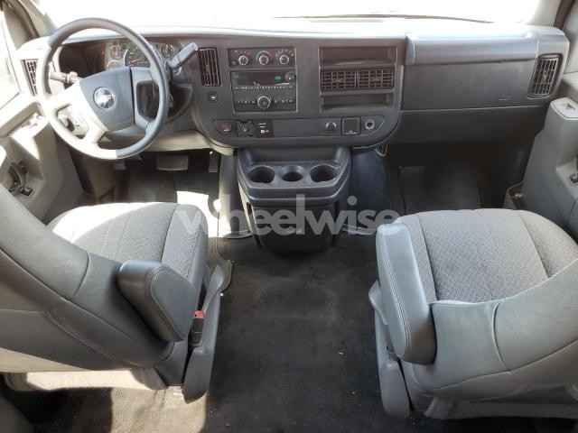 Photo 9 of 2017 CHEVROLET EXPRESS G2500 LT N/A (VIN 1GAWGFFF8H1254333)