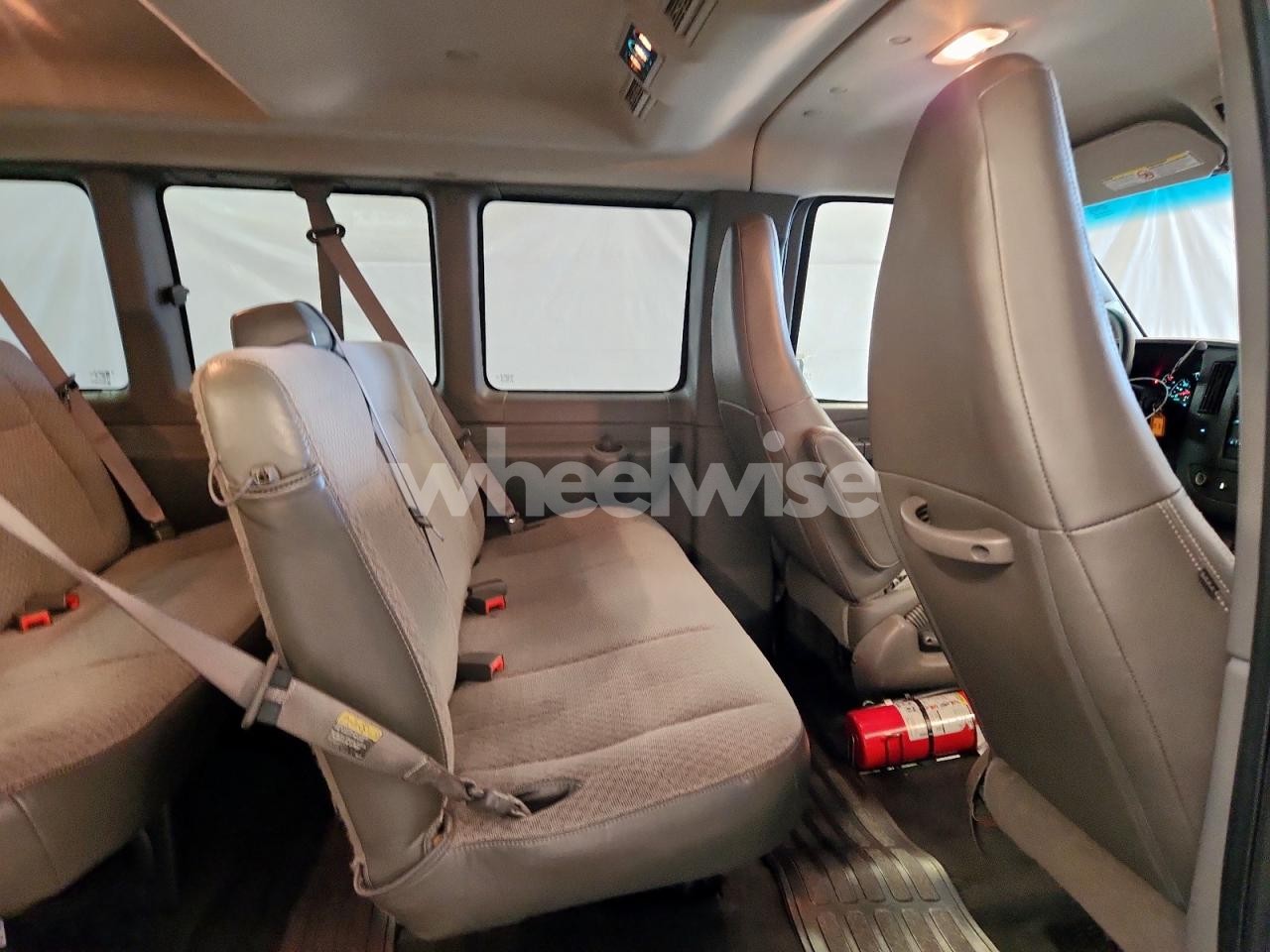 Photo 10 of 2017 CHEVROLET EXPRESS G2500 LT (VIN 1GAWGFFFXH1204694)