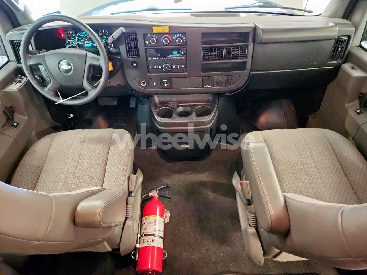 Photo 8 of 2017 CHEVROLET EXPRESS G2500 LT (VIN 1GAWGFFFXH1204694)