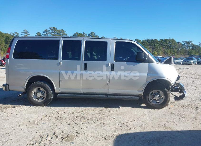 Photo 13 of 2018 Chevrolet Express 2500 LT (VIN 1GAWGFFG0J1242384)
