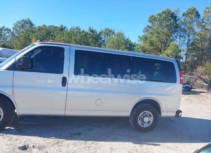 Photo 14 of 2018 Chevrolet Express 2500 LT (VIN 1GAWGFFG0J1242384)