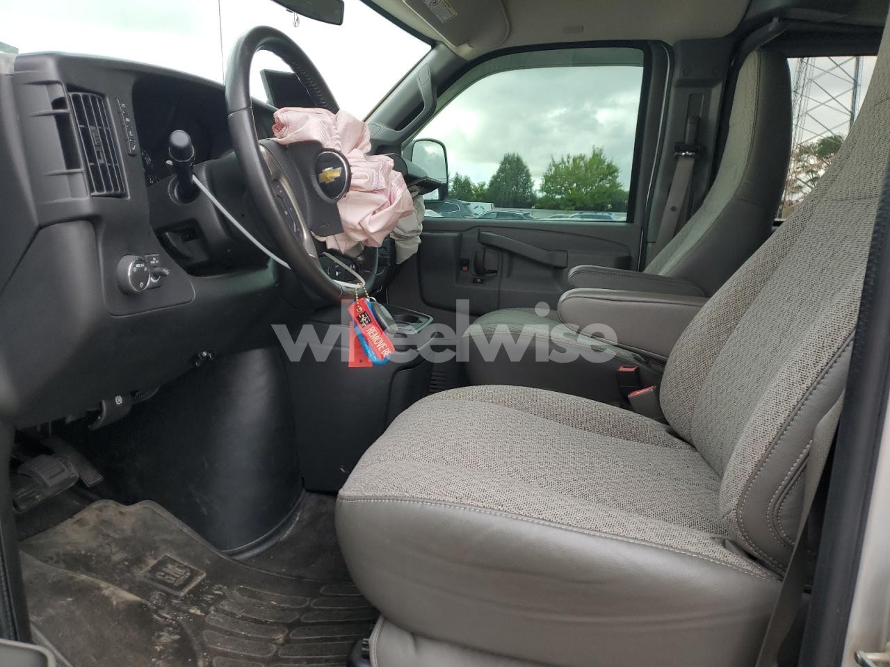 Photo 7 of 2016 CHEVROLET EXPRESS G2500 LT (VIN 1GAWGFFG2G1196713)