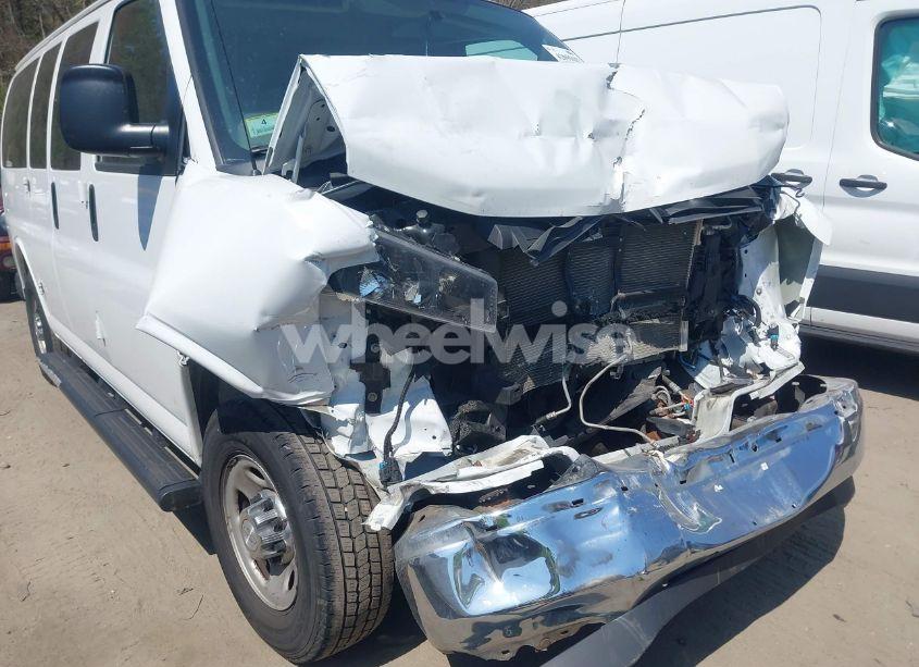 Photo 6 of 2017 Chevrolet Express 2500 LT (VIN 1GAWGFFGXH1343216)