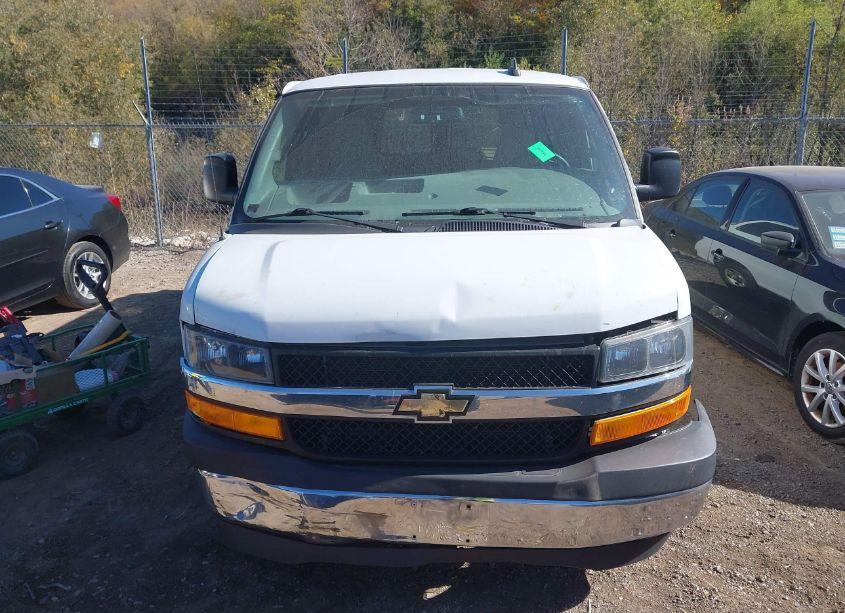 Photo 12 of 2018 Chevrolet Express 2500 LT (VIN 1GAWGFFGXJ1245308)