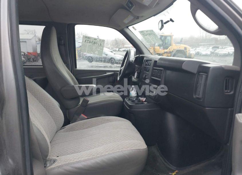 Photo 5 of 2012 Chevrolet Express 3500 LT (VIN 1GAZG1FA3C1197956)