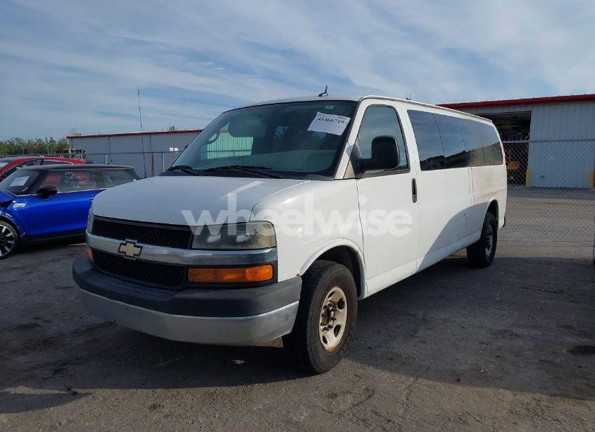 Photo 2 of 2013 Chevrolet Express 3500 LT (VIN 1GAZG1FA4D1167740)