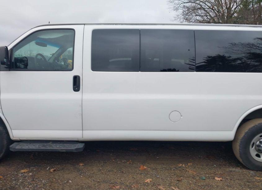 Photo 14 of 2014 Chevrolet Express 3500 LT (VIN 1GAZG1FG0E1100364)