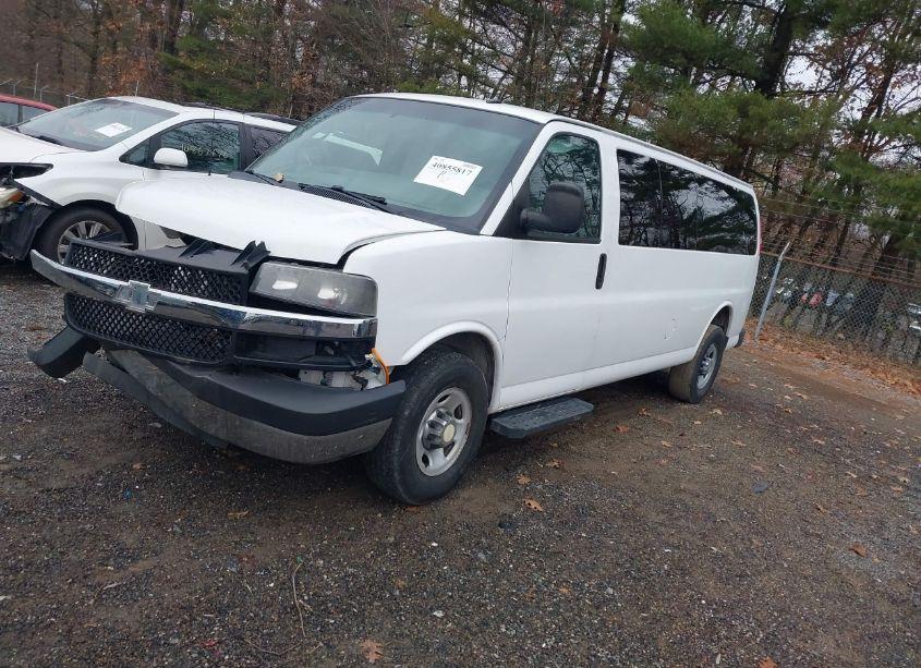 Photo 2 of 2014 Chevrolet Express 3500 LT (VIN 1GAZG1FG0E1100364)