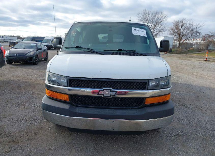 Photo 12 of 2015 Chevrolet Express 3500 LT (VIN 1GAZG1FG3F1222539)