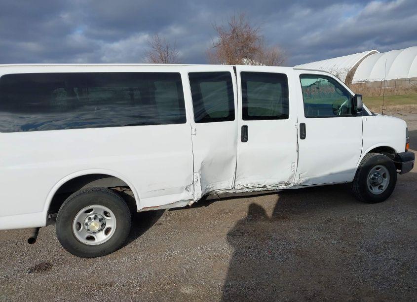 Photo 13 of 2015 Chevrolet Express 3500 LT (VIN 1GAZG1FG3F1222539)