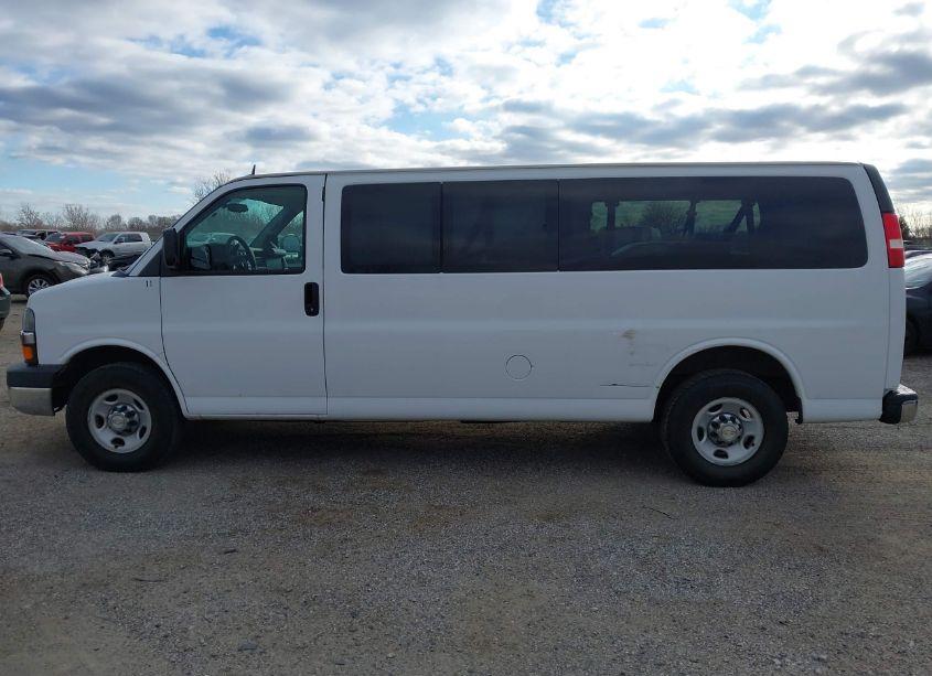 Photo 14 of 2015 Chevrolet Express 3500 LT (VIN 1GAZG1FG3F1222539)