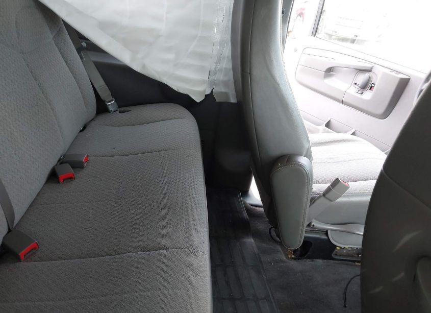 Photo 8 of 2015 Chevrolet Express 3500 LT (VIN 1GAZG1FG3F1222539)