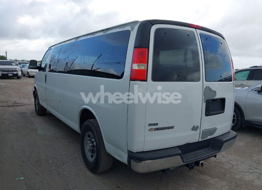 Photo 3 of 2011 Chevrolet Express 3500 LT (VIN 1GAZG1FG5B1149331)