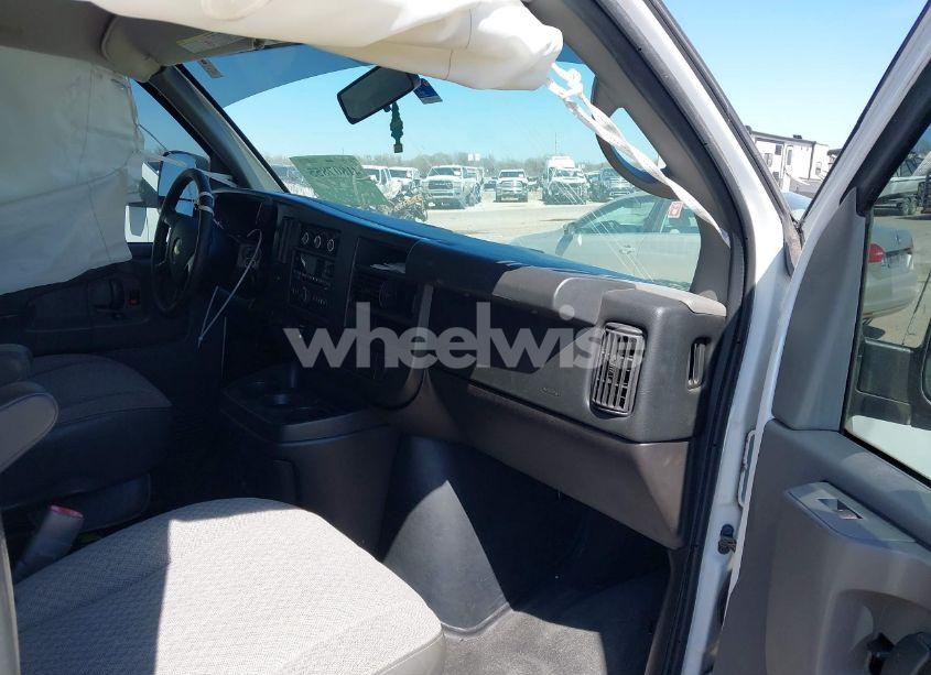 Photo 5 of 2014 Chevrolet Express 3500 LT (VIN 1GAZG1FG6E1181922)