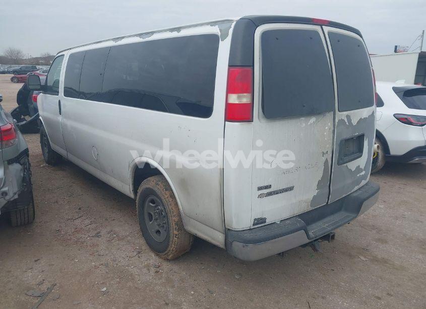 Photo 3 of 2011 Chevrolet Express 3500 LT (VIN 1GAZG1FG8B1150943)