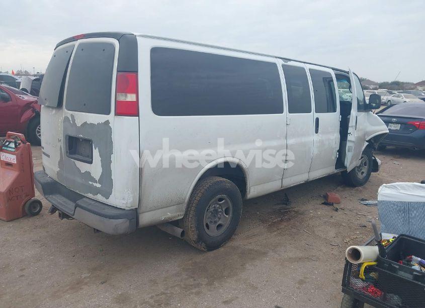 Photo 4 of 2011 Chevrolet Express 3500 LT (VIN 1GAZG1FG8B1150943)