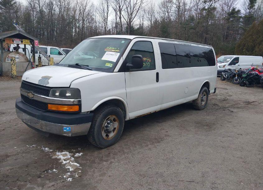 Photo 2 of 2012 Chevrolet Express 3500 LT (VIN 1GAZG1FGXC1142697)