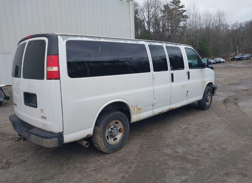 Photo 4 of 2012 Chevrolet Express 3500 LT (VIN 1GAZG1FGXC1142697)